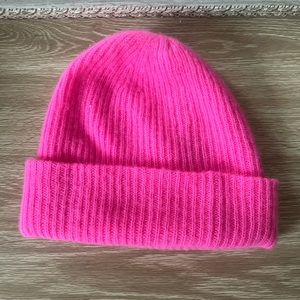White + Warren Pink Ribbed Beanie